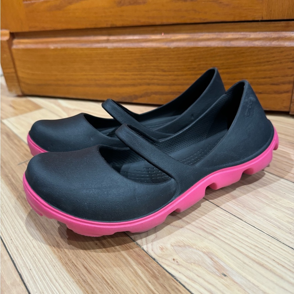 Crocs Mary Jane Black and pink Comfort Shoes for Women Sz 9